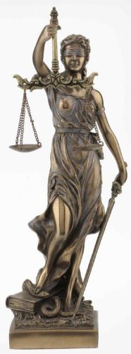 Justitia Szobor álló változat